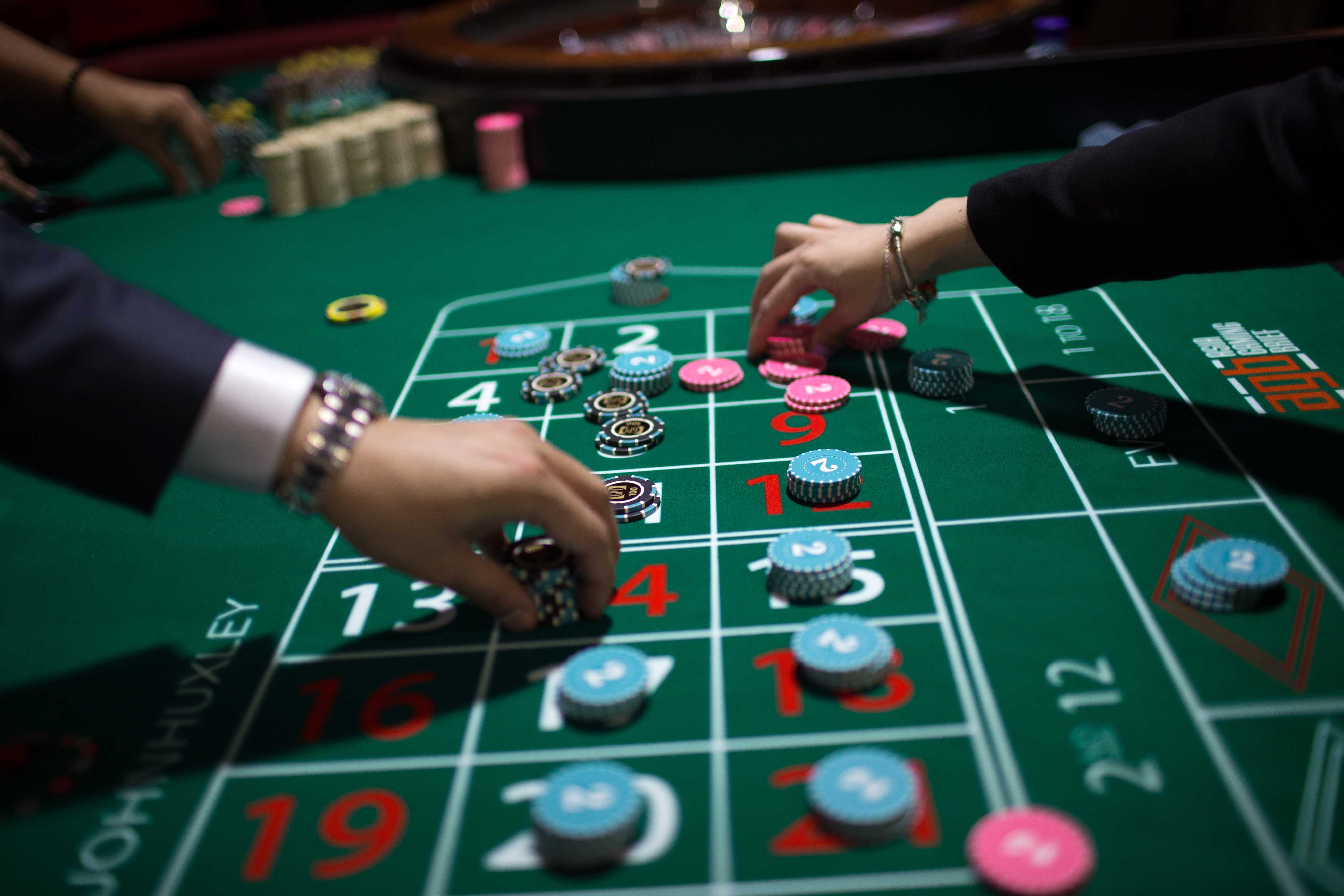 как научить играть в казино